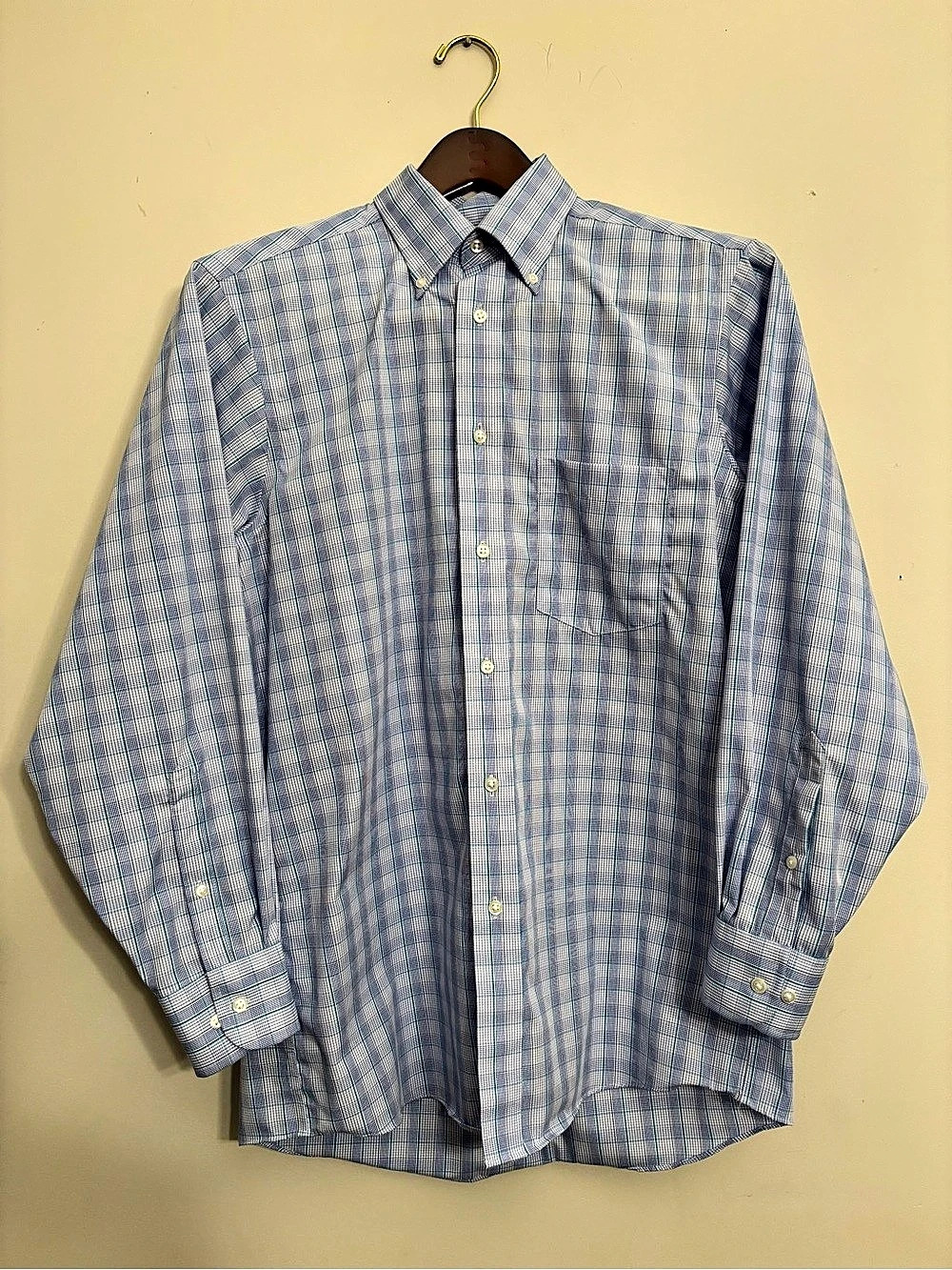 Eagle Stretch Collar Plaid Button Down Blue & White Like New